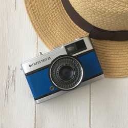 【完動品】レトロなフィルムカメラ　オリンパスTRIP35 ブルーの本革にお色直し【ただいまフィルム１本プレゼント】 1枚目の画像