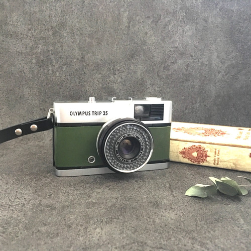 完動品】レトロなフィルムカメラ オリンパスTRIP35 濃グリーンの