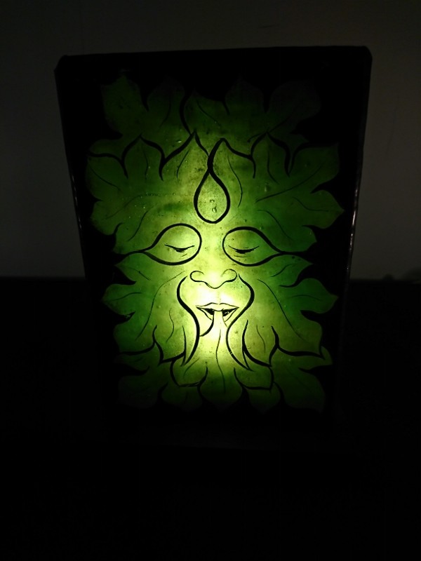 絵付けステンドグラスランプ～Green Man