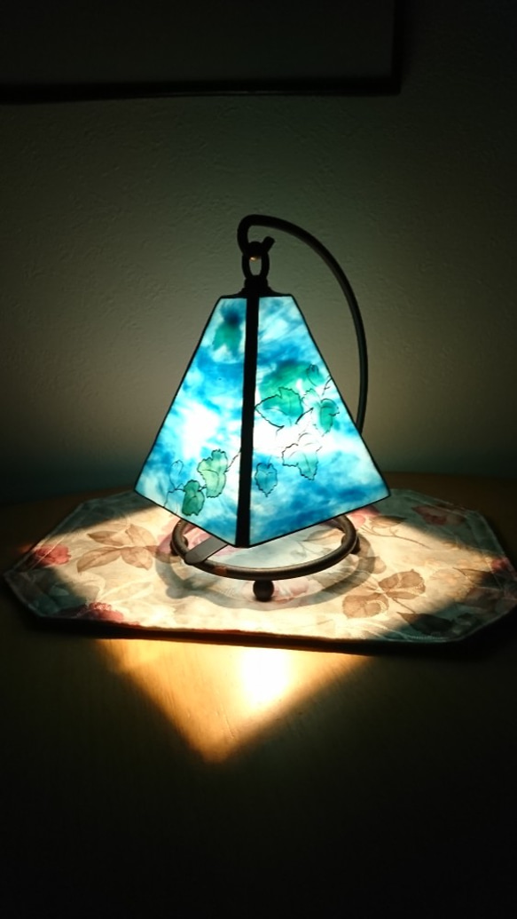 f757-37 ステンドグラスランプ付置き時計