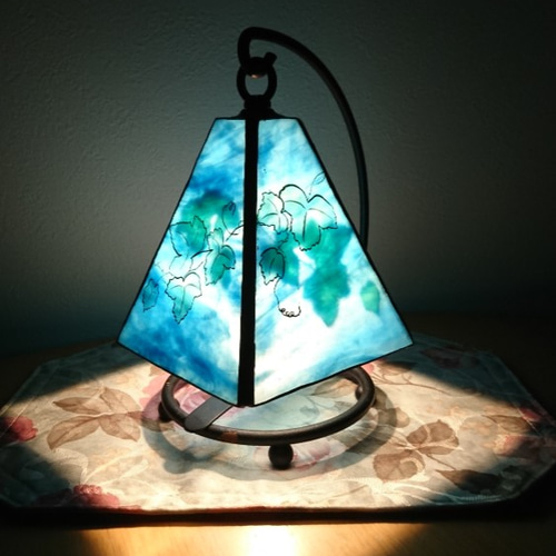 絵付けステンドグラスランプ～伸び行く空へ スタンドライト・テーブル