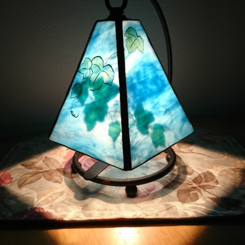 絵付けステンドグラスランプ～伸び行く空へ スタンドライト・テーブル