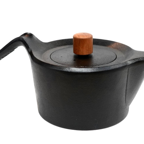 大特価 意味 南部鉄器 鉄瓶 【グッドデザイン賞2021 0.6L 「スワローポット」 工芸品