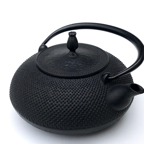 h3945 南部鉄器 鉄瓶 平丸あられ 受注生産品)南部鉄器 鉄瓶 平丸あられ 1.2L | 1848年創業 南部