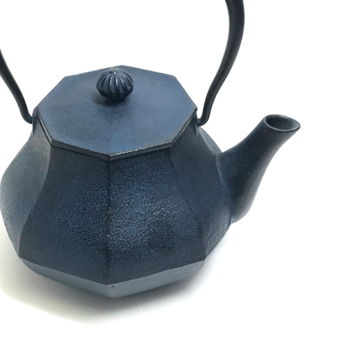 南部鉄器 鉄瓶 「みやび」 青 0.4L その他キッチン小物 南部鉄器 南部鉄器 鉄瓶 「みやび」 青 0.4L その他キッチン小物 南部鉄器