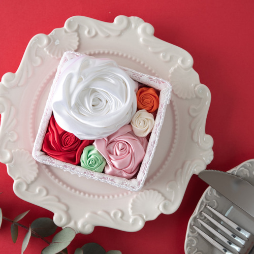 カップケーキみたいな薔薇boxの蓋からハートの薔薇を折ってみた