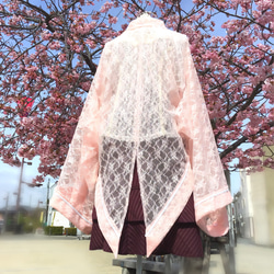 櫻花色蕾絲燕尾外罩 第3張的照片