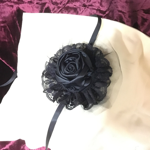 黒薔薇の円形ヘッドドレス 4枚目の画像