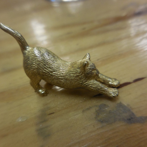 伸びする猫の真鍮置物 ほんの少しおデブ その他置物 The.M 通販