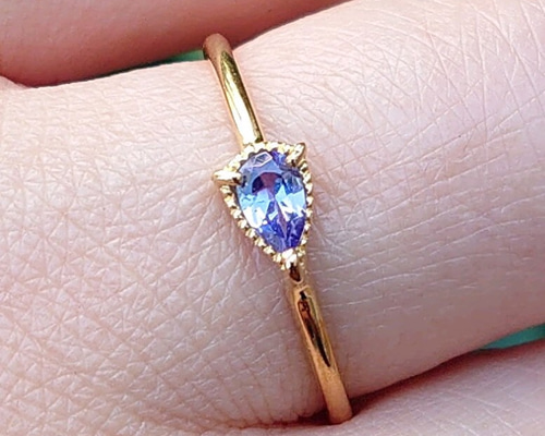 タンザナイトのしずく ペアシェイプカット シルバーSV925製リング 指輪