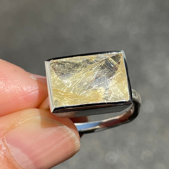 ルチルクォーツ　ロングスクエア　チェックカット　 8.1ct　シルバーSV925リング 2枚目の画像