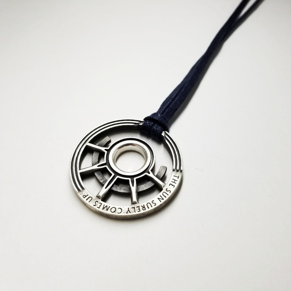 ジオメトリックデザイン ネックレス 赤と青 再販》天然石 〜赤と青〜 6月誕生石 バイカラームーンストーンの