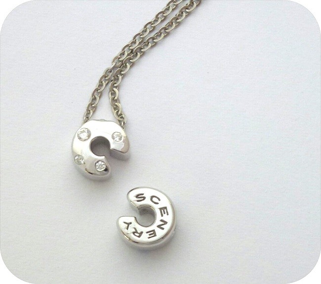 ダイヤモンドダスト  シルバーアクセサリー　ペンダント　　ファイブ-エレメント