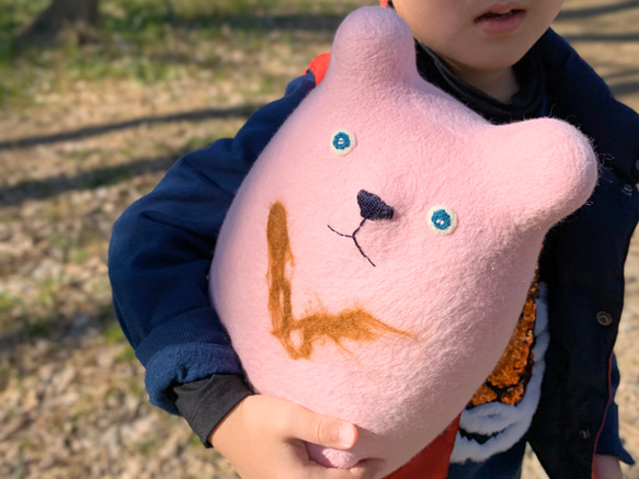 くま・羊毛フェルトのぬいぐるみ《スック君》大サイズ・ピンク色