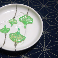 花卉系列_銀杏 醫療鋼耳環 (淺綠色) Ginkgo earrings (light green) 第2張的照片