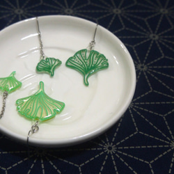 花卉系列_銀杏 醫療鋼耳環 (深綠色) Ginkgo earrings (dark green) 第2張的照片