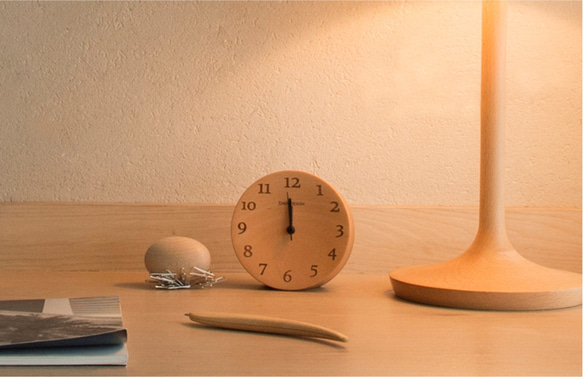 ベラデサイン。木製凹面デジタル置時計 5枚目の画像