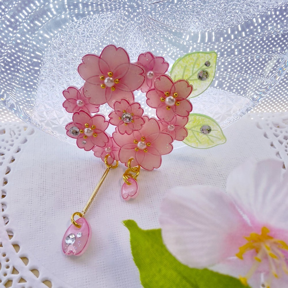 葉桜のブローチお作りします♪【定形外郵便で送料無料】イラスト/プラバン【受注制作】 2枚目の画像