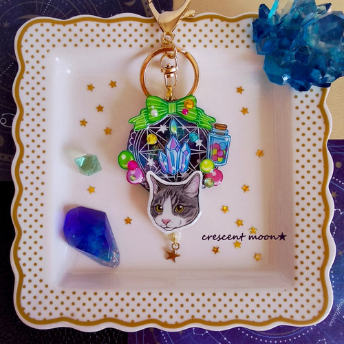 8/26、9点 兎 猫 チャーム オルゴナイト キーホルダー まとめ売り キーホルダー 猫 刺繍 ネコ チャーム ペット ハチワレ
