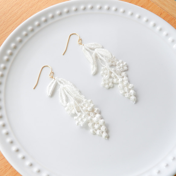 ケミカルレースのフラワーピアス/イヤリング 3枚目の画像
