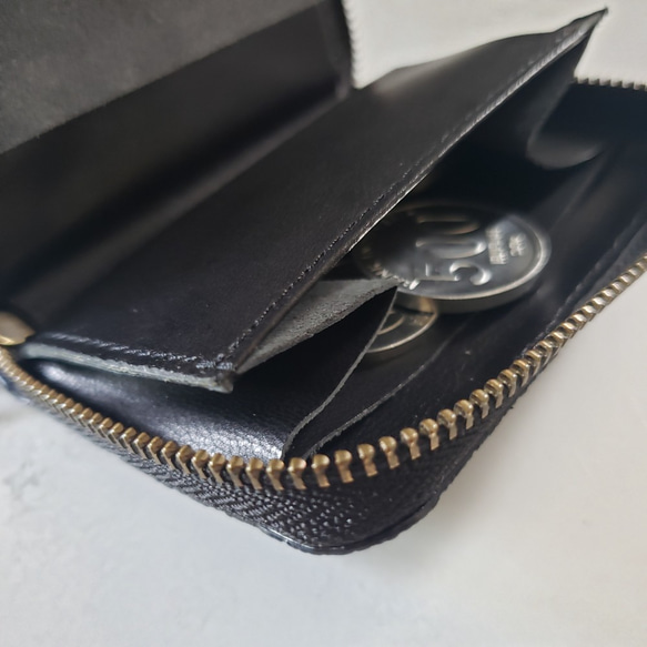 ワニ革 　レディース・メンズ　キャッシュレス時代のミニ財布 極小　オールインワン財布　クロコ　型押しには無い本物の魅力 7枚目の画像