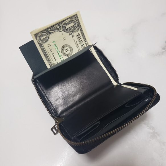 ワニ革 　レディース・メンズ　キャッシュレス時代のミニ財布 極小　オールインワン財布　クロコ　型押しには無い本物の魅力 11枚目の画像