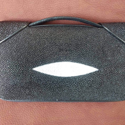 ガルーシャ（エイ革）レディース・メンズ財布　持ち手付２ラウンドファスナー 2WAY 3枚目の画像