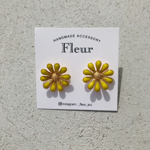 yellow flower  ピアス 2枚目の画像