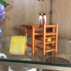 ミニチュア和家具昭和レトロな学校の木の机と椅子のミニチュア家具（茶色）「creema限定」 3枚目の画像