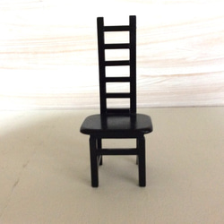 木製のミニチュア家具背の高い椅子(黒)「creema限定」 2枚目の画像