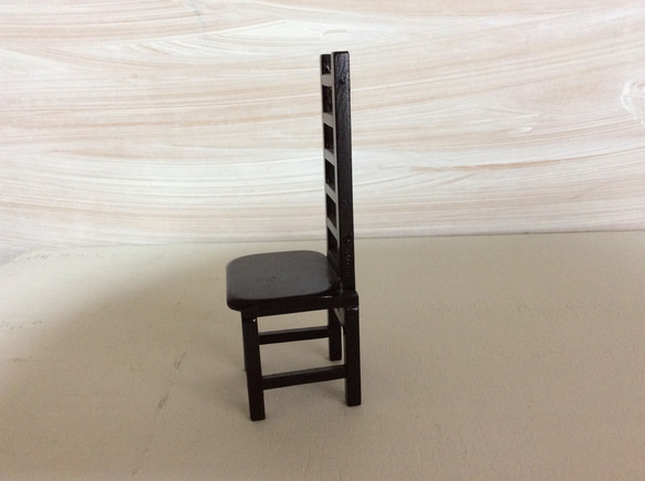 木製のミニチュア家具背の高い椅子(黒)「creema限定」 3枚目の画像