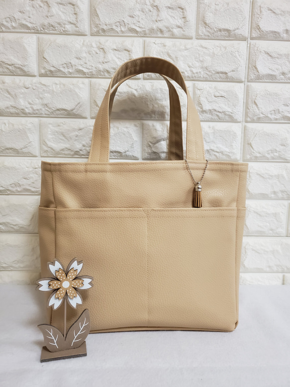 帆布×フェイクレザー ポケットたくさんのトートバッグ ハンドメイド 試作品価格 フェイクレザーポケットいっぱいトートバッグ☆薄ベージュ