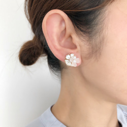 Bijou x 花朵胸花珍珠項鍊與耳環 第6張的照片