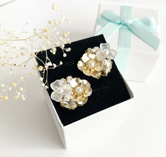 BLEU FUME イヤリング　ゴールドフラワーイヤリング BLEU FUME イヤリング Swing Big Gold Flower