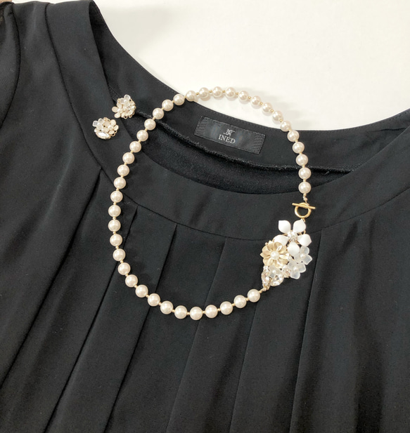 白色花束 Corsage 珍珠項鍊和耳環 / 耳環 第7張的照片