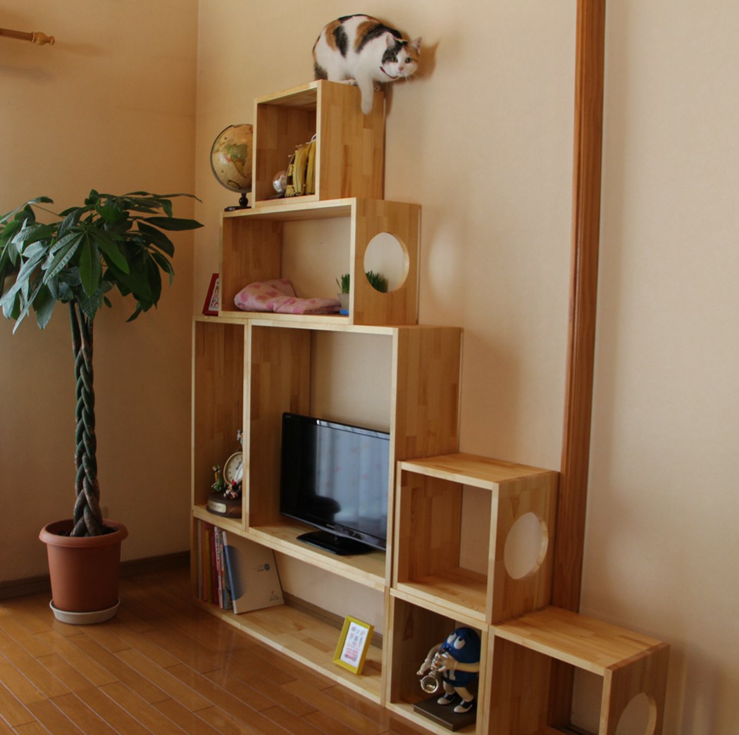 壁ドン！猫さまのお部屋にちょこっと置きスツールできました