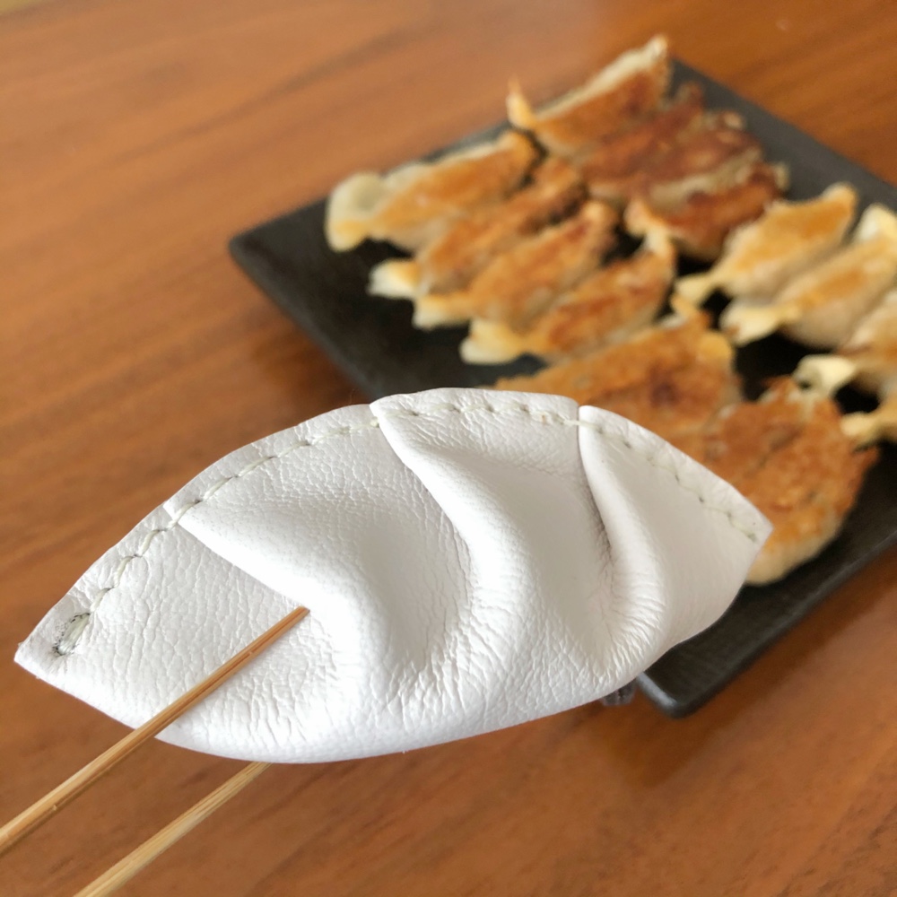 餃子ポーチ【受注製作につき、発送の目安をご確認ください】 ポーチ  