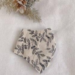 コットンリネン　刺繍リーフ　立体マスク　保湿　シルクプロテイン　グレー系 3枚目の画像