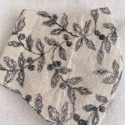 コットンリネン　刺繍リーフ　立体マスク　保湿　シルクプロテイン　グレー系 4枚目の画像