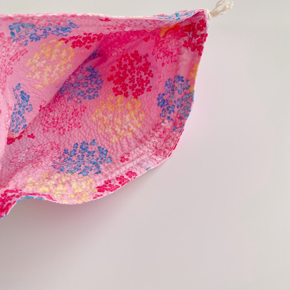 形の可愛い♡まんまる巾着♡リップル生地✿︎北欧のまあるいお花 6枚目の画像