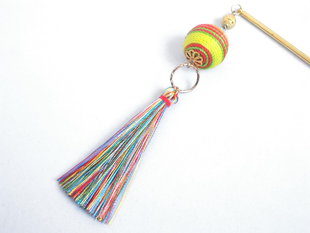 かんざし　カラフル虹色の糸巻き玉とタッセル　一本簪　一本挿し　軽い　軽量　和風　洋風　黄色　イエロー　0022