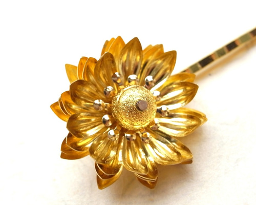 ピアス　ゴールド蓮の花　大ぶり　大振り　大きめ　涼しげ　夏　和風　アジアン ピアス ゴールド蓮の花 大ぶり 大きめ 大振り 夏 和風 涼しげ