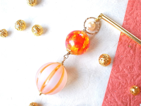 Kanzashi橙色珠子和捕捉秋葉的bonbori風格珠子 第2張的照片
