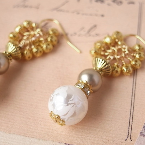 ピアス 薔薇柄アイボリーパールビーズ イヤリング交換可 ピアス 
