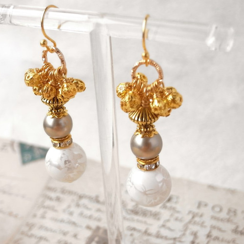ピアス 薔薇柄アイボリーパールビーズ イヤリング交換可 ピアス 