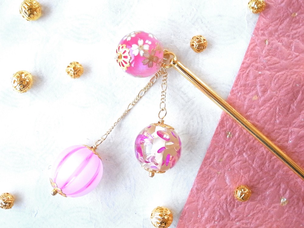 【ほぼ未使用】薄いピンクのカメリアかんざしゴールドのアンティーク風