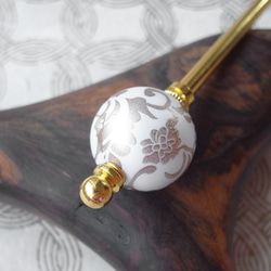 Kanzashi 仿古植物金色和白色珍珠珠 一顆大球 插入一個髮夾 第1張的照片