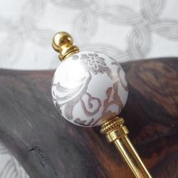 Kanzashi 仿古植物金色和白色珍珠珠 一顆大球 插入一個髮夾 第2張的照片