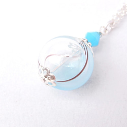 淺藍色透明吹製玻璃珠項鍊，如夏日祭兒玉悠悠球 第3張的照片