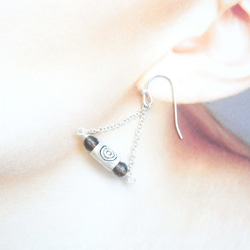 Swing Earrings Swirl Silver Beads and Smoky Quartz 第5張的照片